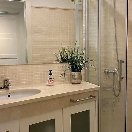Penthouse Zentral Und Ruhig Gelegen Apartment